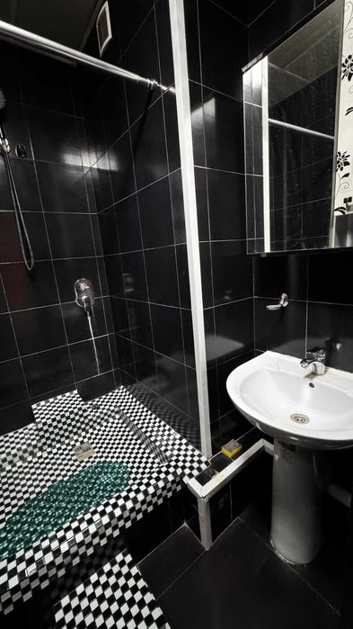 продам 3 комнатную квартиру