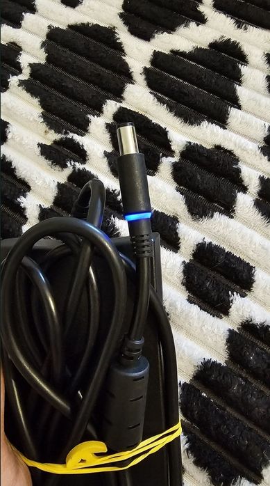 Incarcator original functional pentru laptop Dell  19,5V și 6,7A, 130W