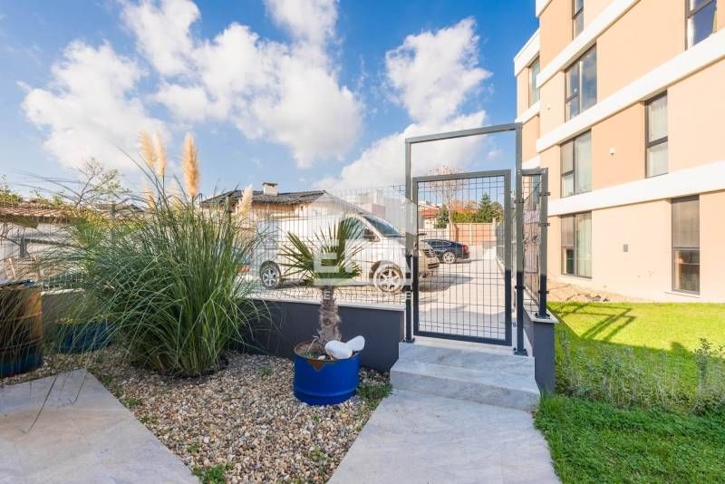 Продава се Двустаен апартамент в Варна, Бриз - 63 кв.м за 1174 €/кв.м - Снимка #9