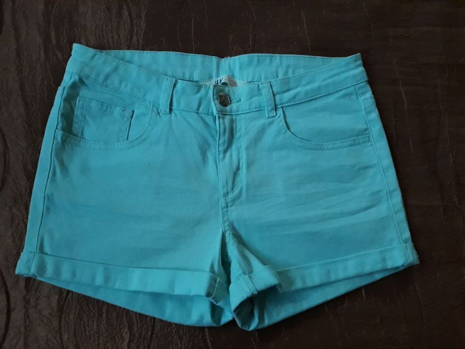Къси панталонки +подарък