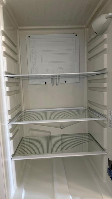 Холодильник срочно продам