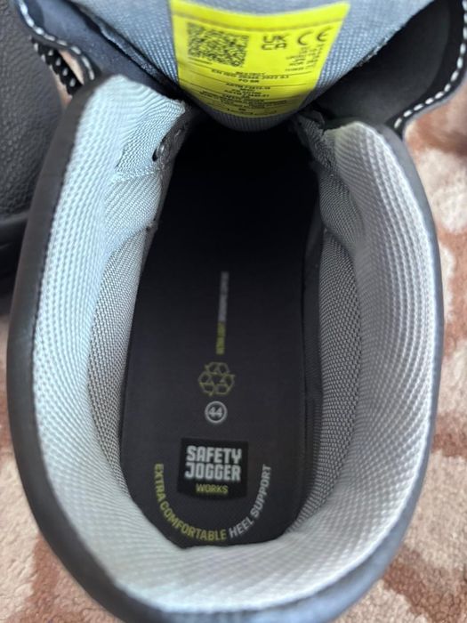 Спец обувььььььь