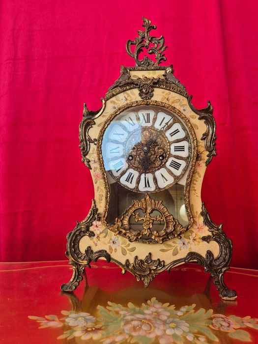 Ceas de masă stil venețian