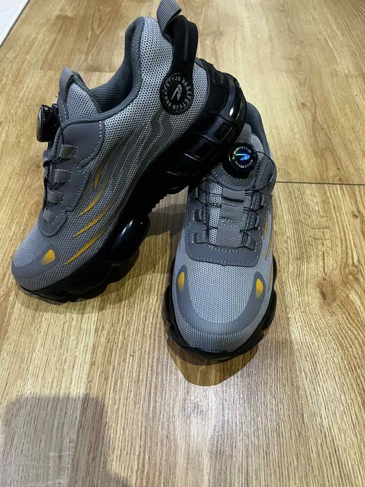 Работни обувки ( Safety shoes НОВО 40.5 номер