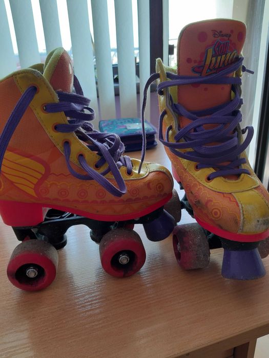 Детски кънки 32/33 номер, каска и наколенки