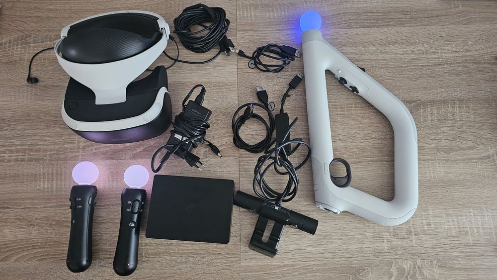 Playstation VR + Aim VR controller + 2 Move Motion