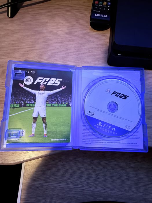 Vând joc FC25 playststation 4