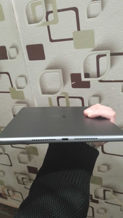 Ipad 9 xolati ideal qirilgan chizilgan joyi yo'q !