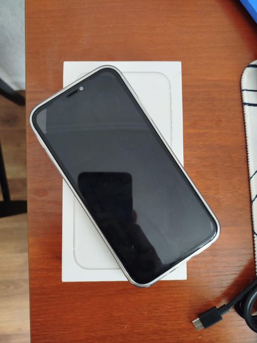 iPhone 11 в корпусе 17