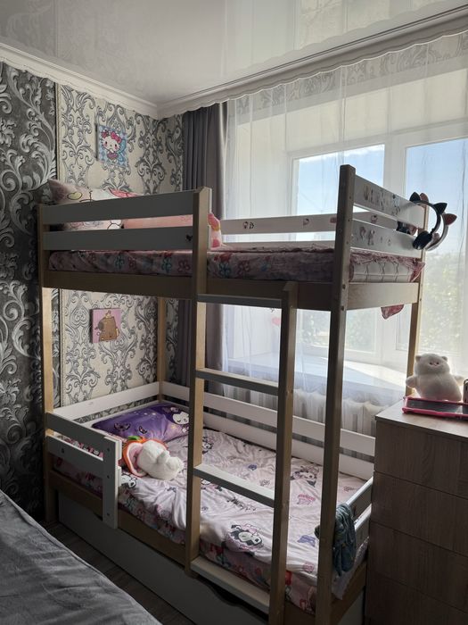 Продам двухьярусную кровать