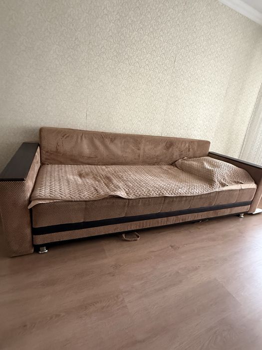Продам диван недорого