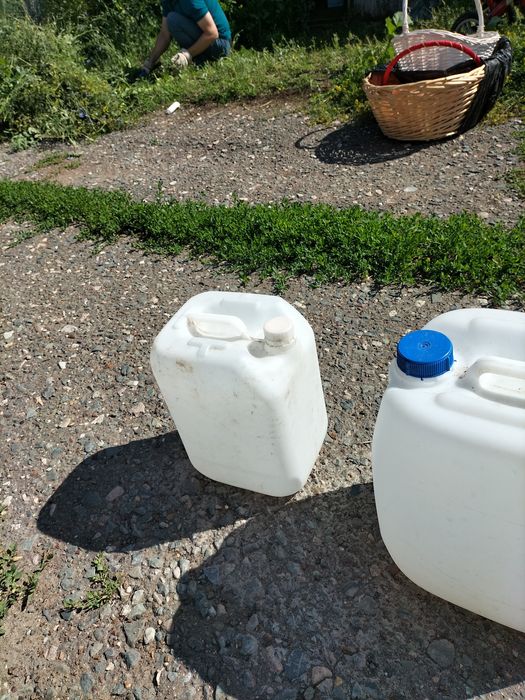 Продам коныстры. 20-30л