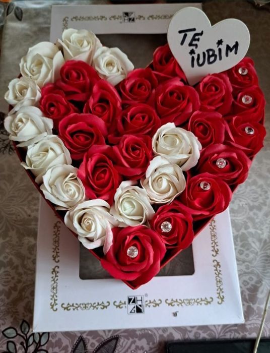 Aranjamente flori de sapun pret de la 75 ron