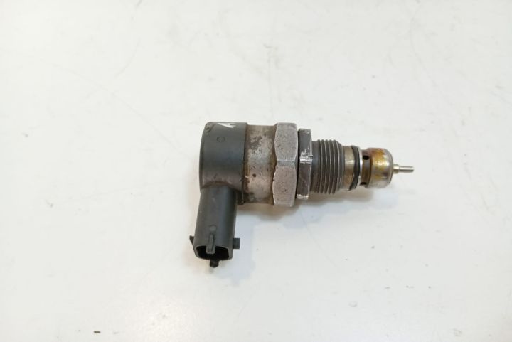 Regulator presiune combustibil 0281002507 Alfa Romeo 147  seria
