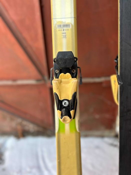 Schiuri Rossignol Comp Junior 150 cm cu legături + bețe
