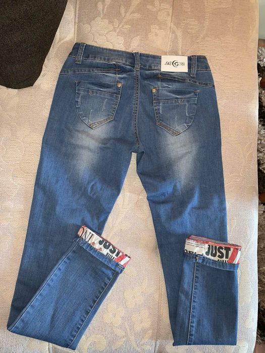 Дамски дънки, много удобни.