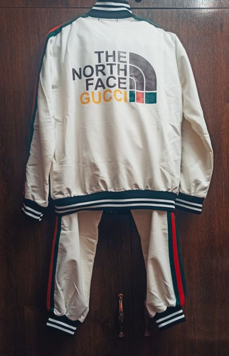 Продам Спортивные костюмы