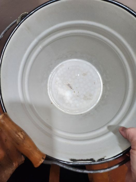 Ведро эмаль б/у.