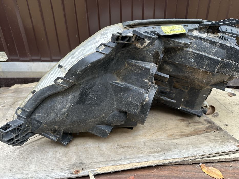 Фара на тойоту  альфард