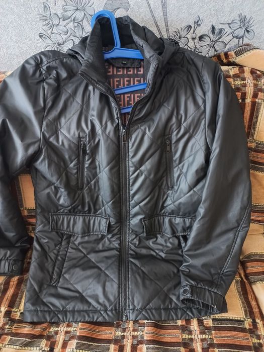 Продаю Куртку демисезонную