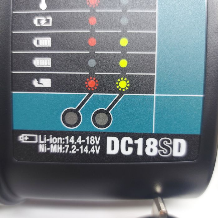 Ново оригинално зарядно Makita DC18SD