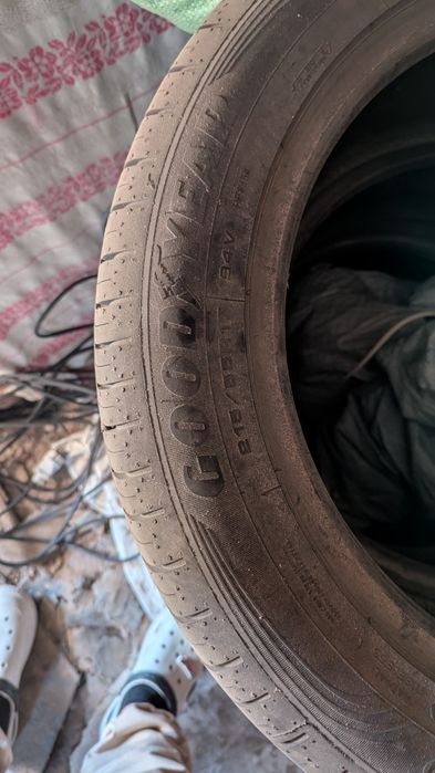 Шины goodyear R17 от трекер