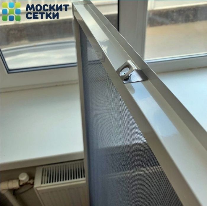 Москитные сетки бывают 4 видов: плиссе, вентура, на уголках и на петля