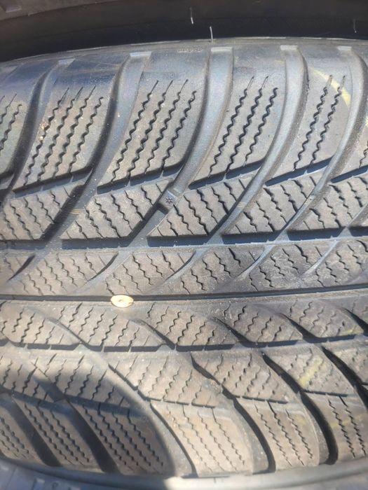 Зимни гуми 215 65 17 Bridgestone