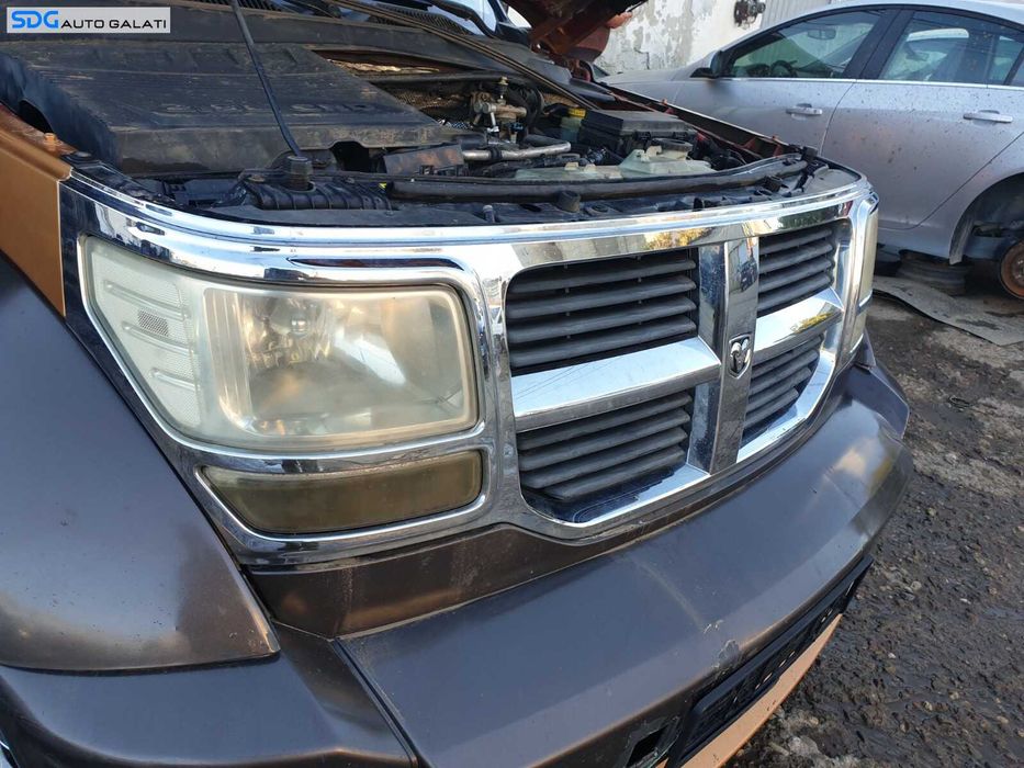 Grila Centrala cu Emblema Cromata Dodge Nitro 2007 - 2012 [C8841]