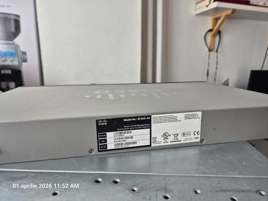 Switch Cisco SF300-48p
