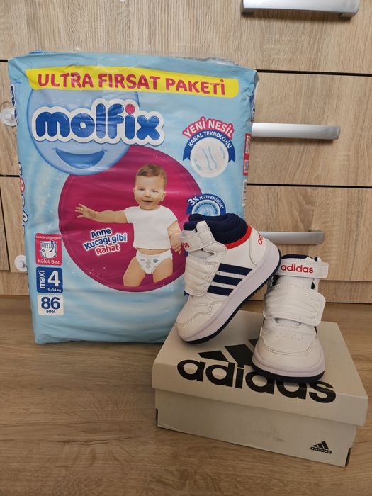 Обувките са носени броени пъти и са като нови