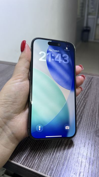 IPhone 15 Pro - 128 гб/ Айфон 15 про в хорошем состоянии
