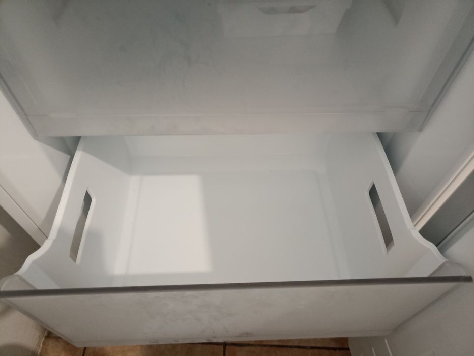 Почти новый Холодильник LG