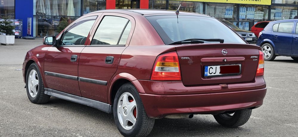 DE VÂNZARE- opel astra G 1.7 dti