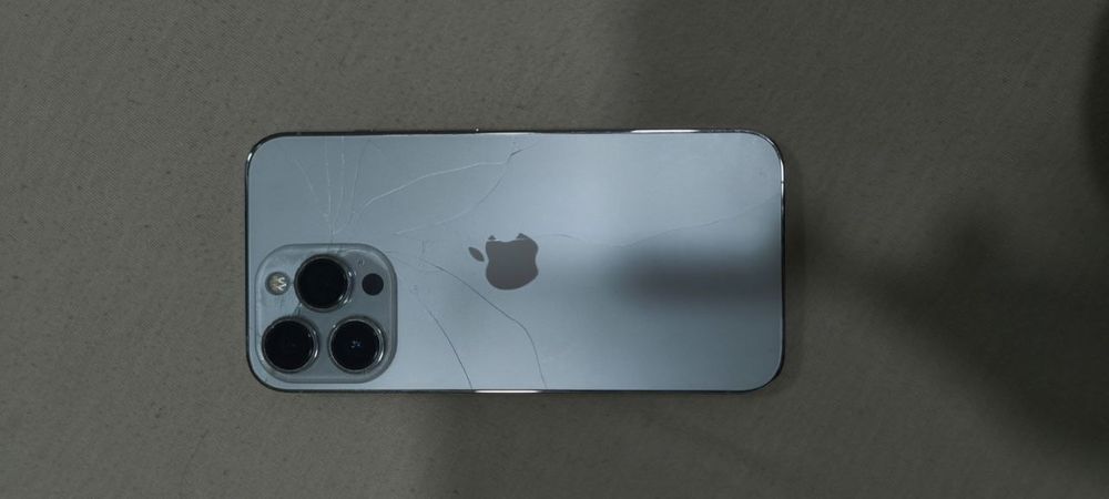 Iphone 13.  Pro.  128
