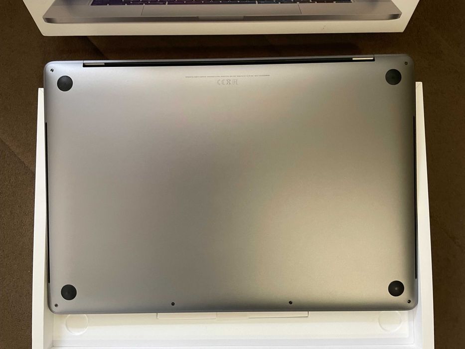 16" Core i7 MacBook Pro A2141 (2019) Space Gray-i7/16GB RAM/512GB SSD