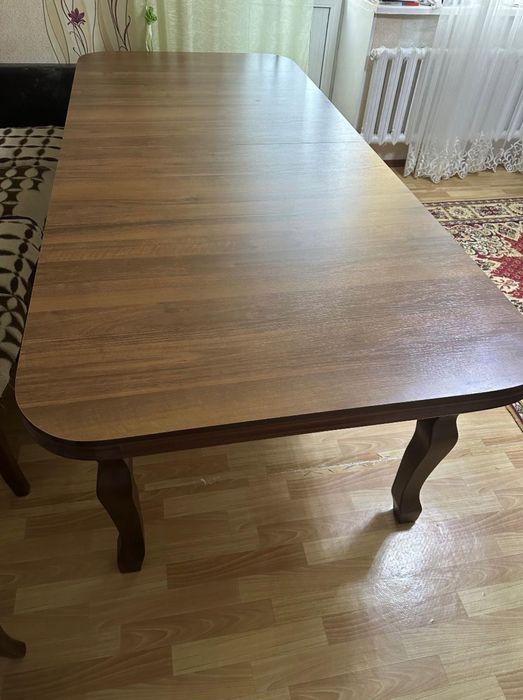 Стол для гостиной