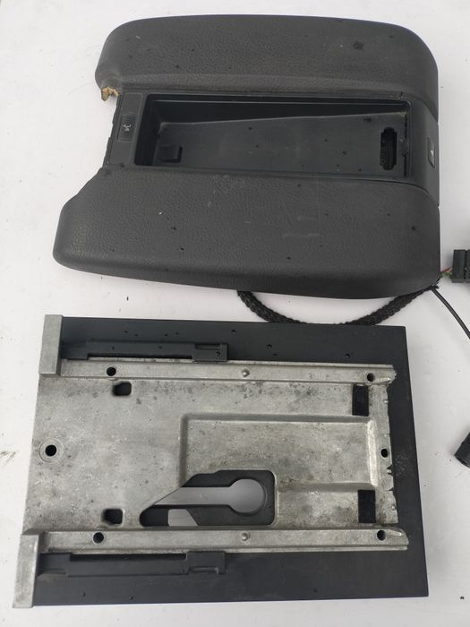 Подлокотник  E39