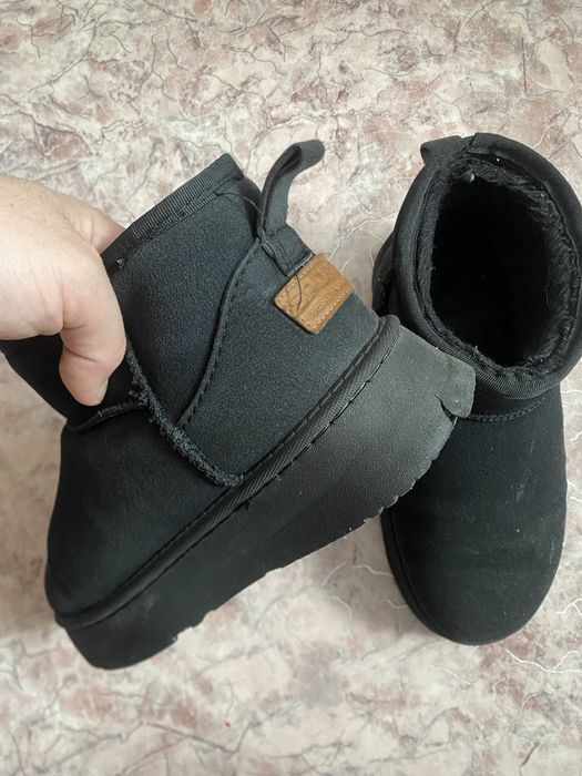 Отдам даром обувь