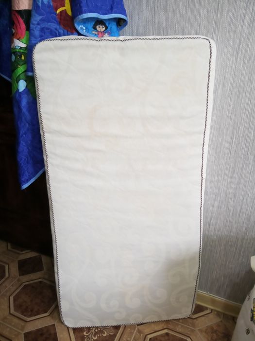 Продам матрас в кроватку