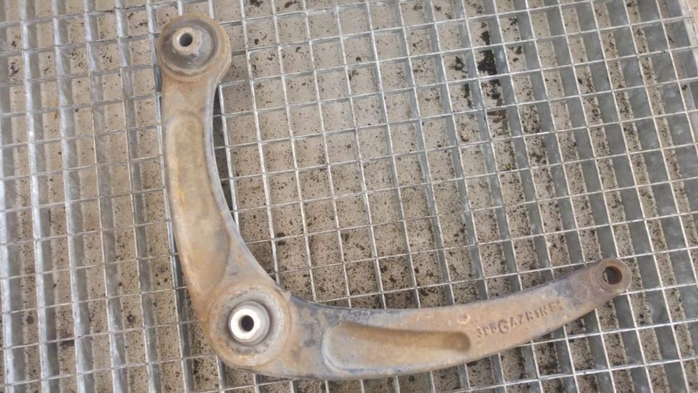 Brat bascula stanga 1.6 hdi citroen c4