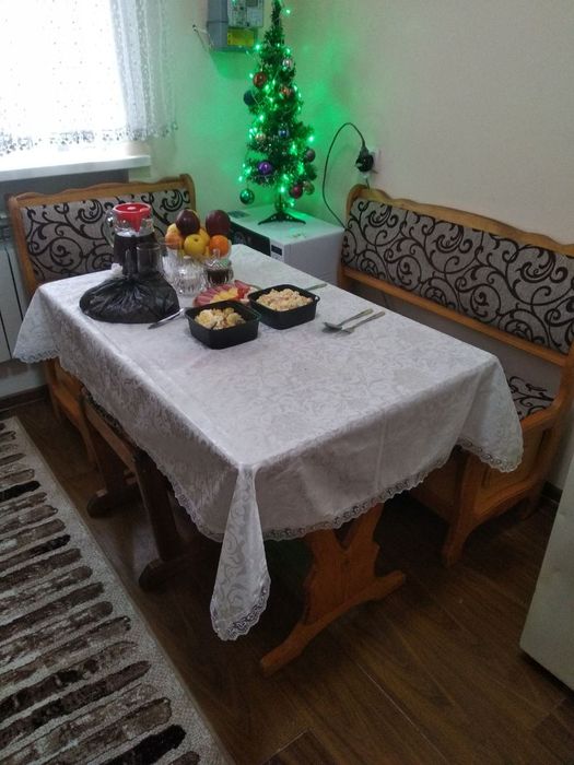 Продается уголок на кухню