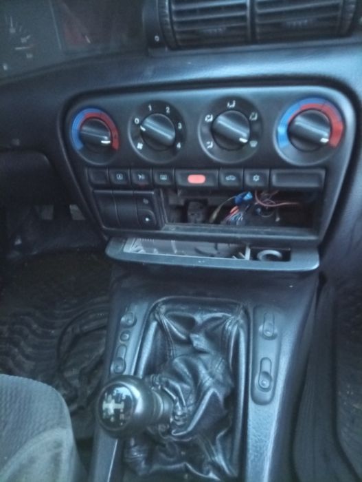 Продам машину Опель омега б