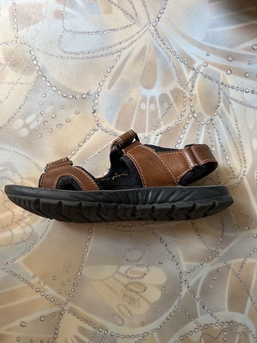 Продам сандали на мальчика 38 размер