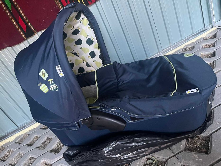 Подарявам детска количка 3в1 Hauck