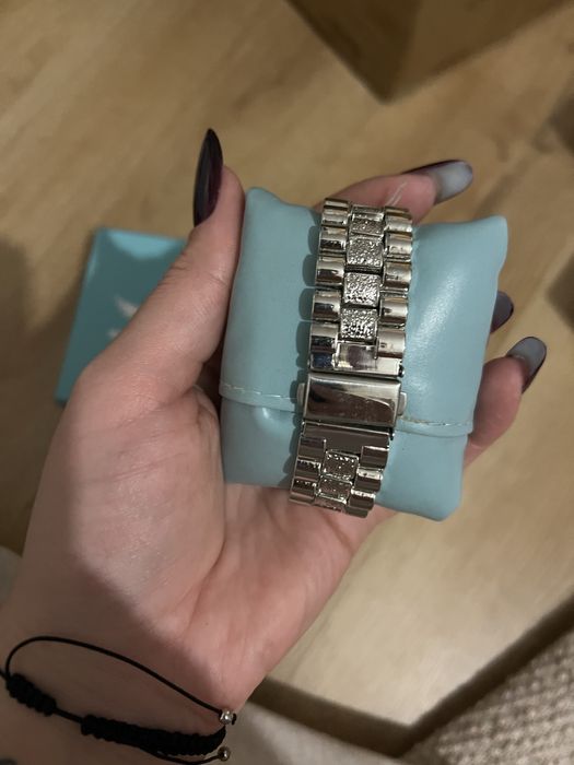 Ceas de femeie nou cu eticheta