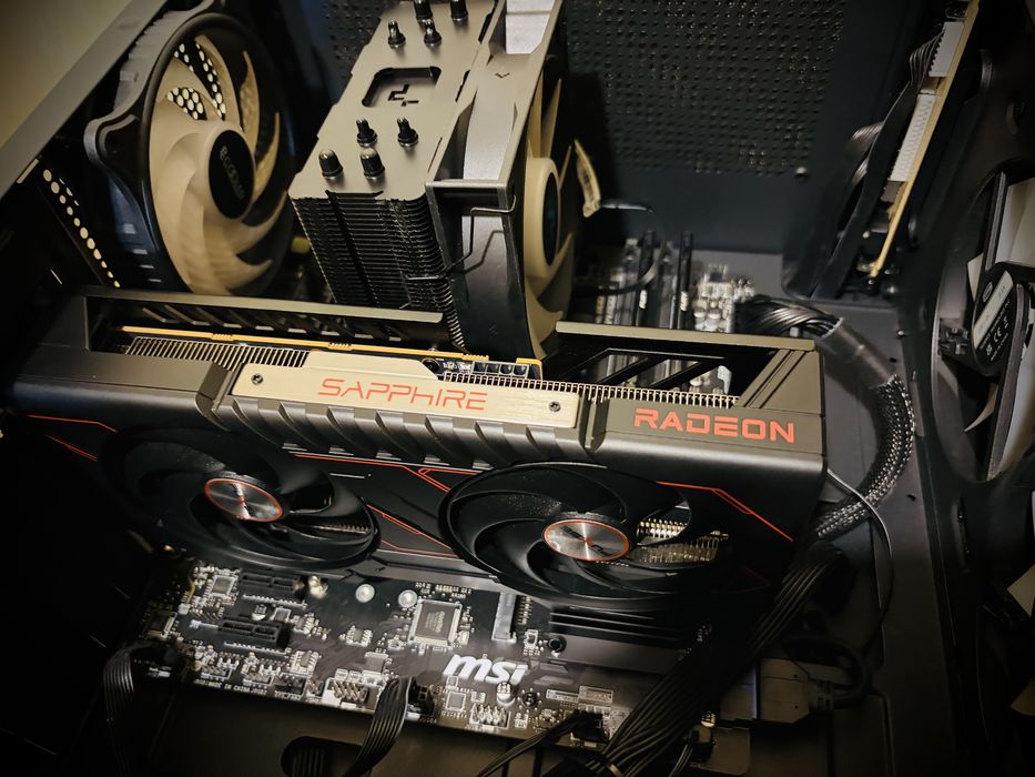Ryzen 5600X, RX 9060 XT, 32 Gb RAM, SSD M2.