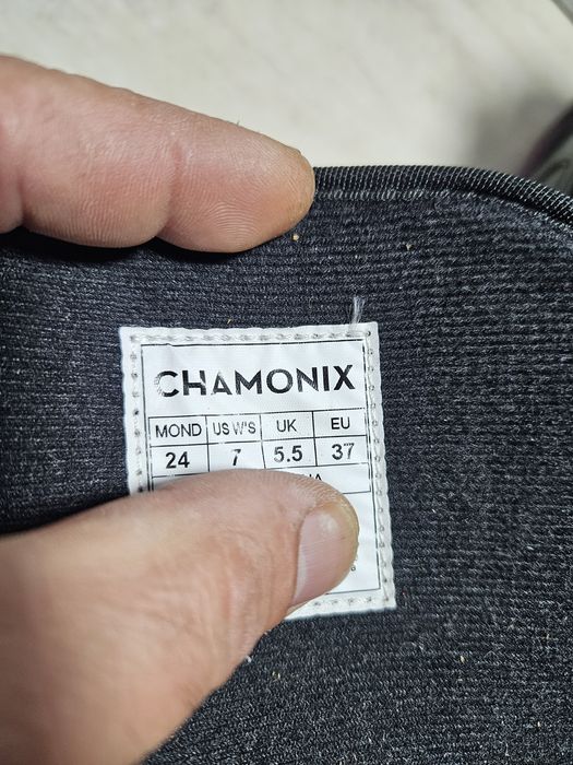 Boots 122 buti placa snowboard  Chamonix  mărimea   37( 24  cm) .