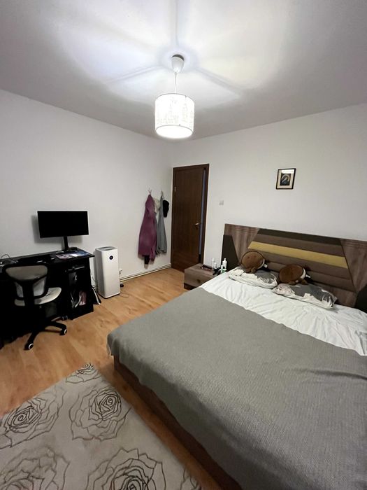 Apartament cu 3 camere, 80 mp, Targoviste, zona Micro 12