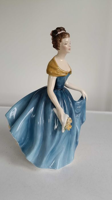 Royal Doulton , "Melanie" , колекционерска, порцеланова статуетка.